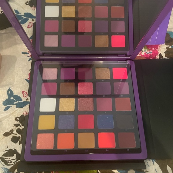 BNIB Anastasia Highlighter and Norvina Eyeshadow Palette, all full-size - Picture 2 of 10